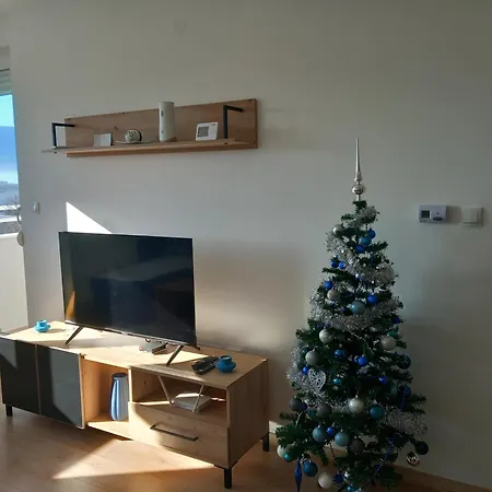 Stan Na Dan - Blue Moon Lukavica